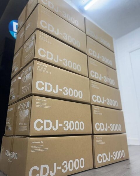 Pioneer DJ CDJ-3000, AlphaTheta CDJ-3000X, Technics SL-1210MK7, Denon,